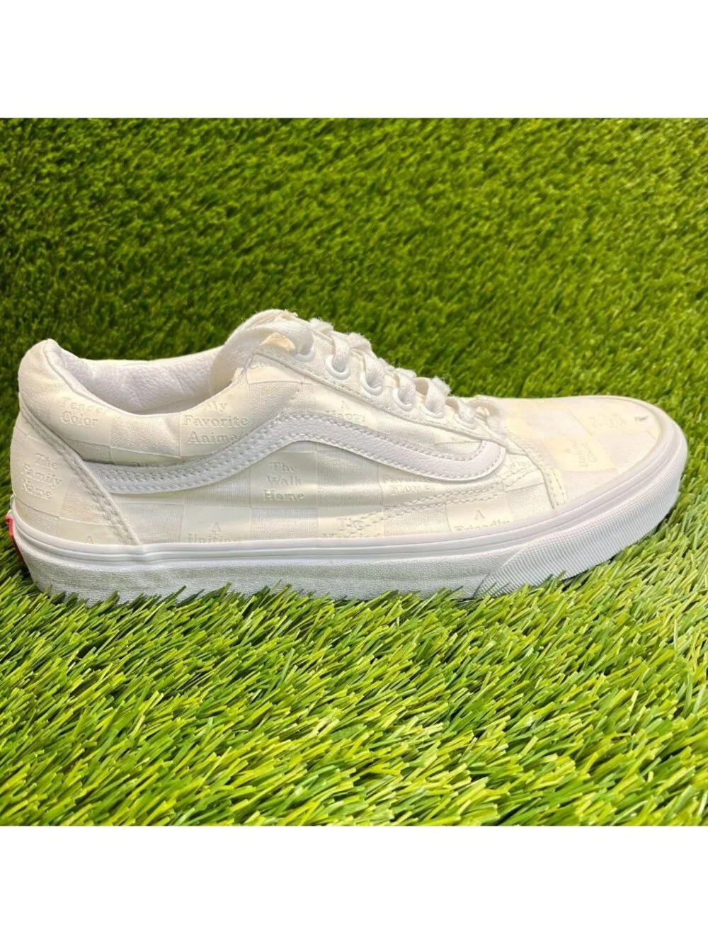 Vans Old Skool Mens Size 8.5 Beige White Athletic Walking Skate Shoes Sneakers
